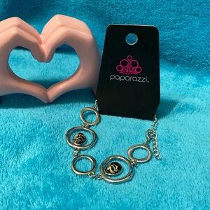 NWT - Paparazzi bracelet with black & white crackle beads